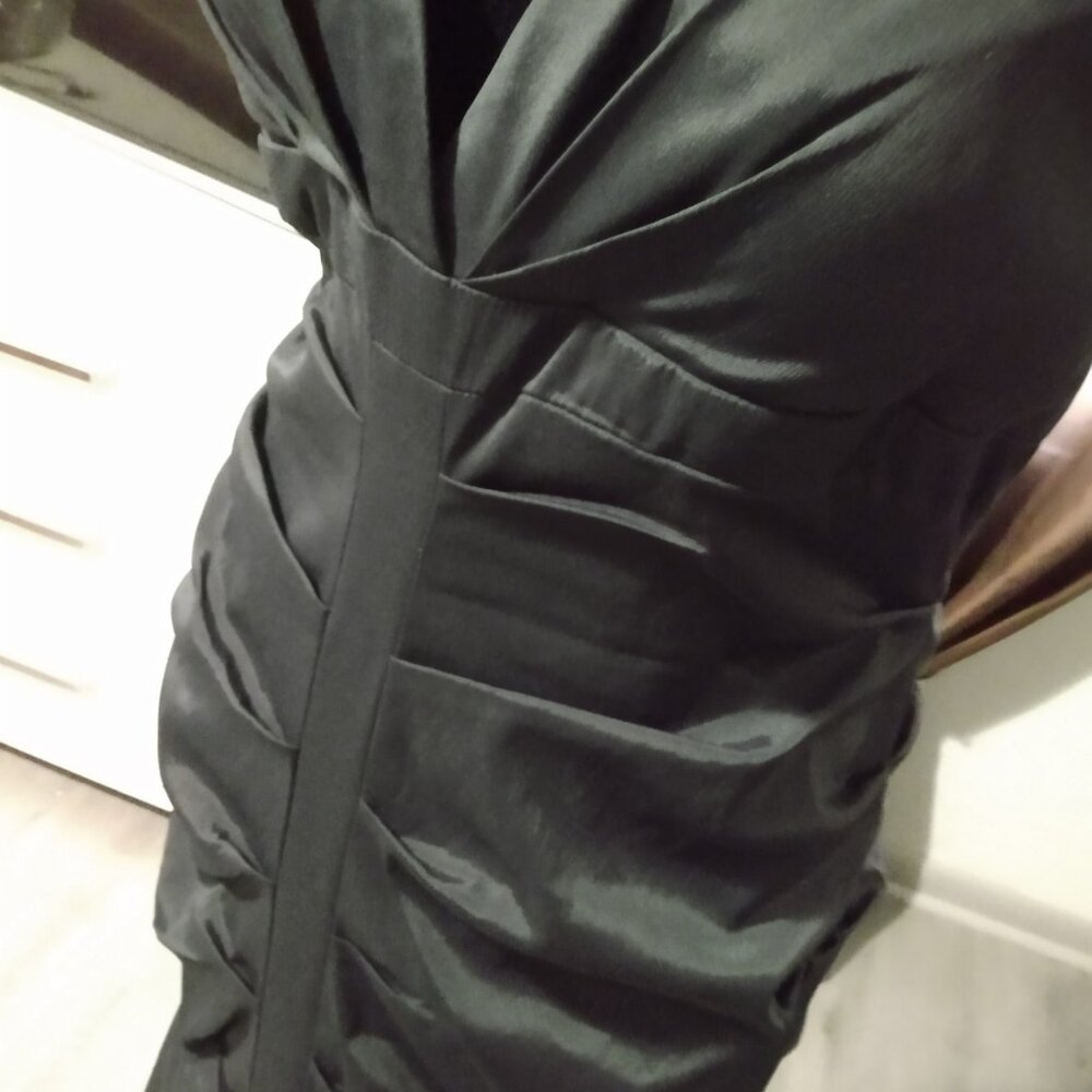 Dress - Picture 7 of 9